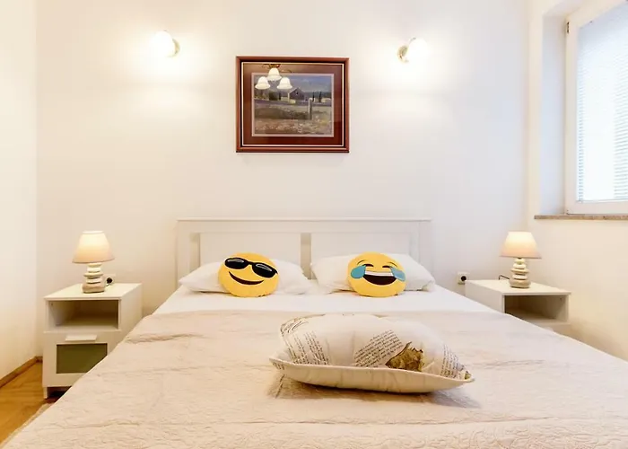 Central Apartment Smiley - Free Parking