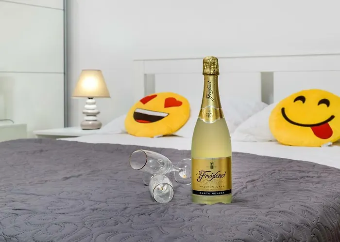 Central Apartment Smiley - Free Parking